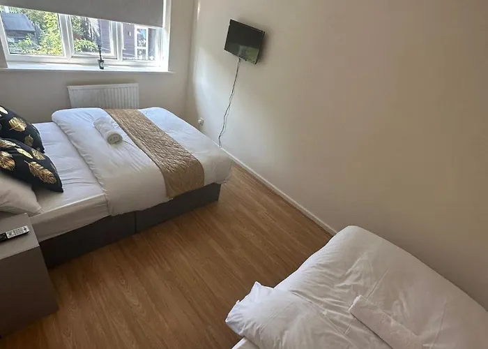 3 Bedroom Apartment Close To Manchester City Stadium And Coop Live